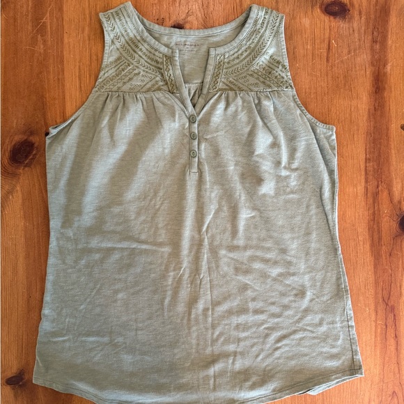 Tank Top - Picture 1 of 7